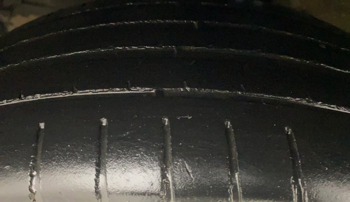 2013 Maruti Ertiga ZXI, Petrol, Manual, 75,203 km, Left Front Tyre Tread
