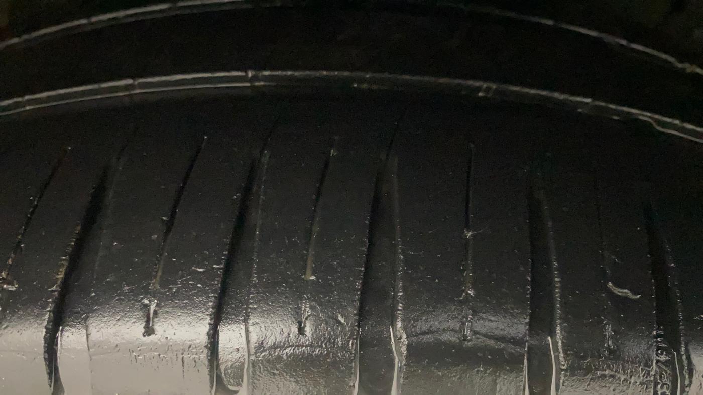 2013 Maruti Ertiga ZXI, Petrol, Manual, 75,203 km, Right Front Tyre Tread