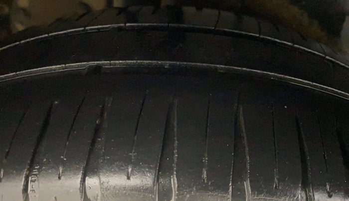 2013 Maruti Ertiga ZXI, Petrol, Manual, 75,203 km, Right Rear Tyre Tread