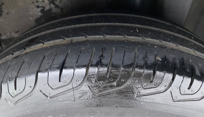 2014 Maruti Ritz ZDI, Diesel, Manual, 59,630 km, Left Rear Tyre Tread