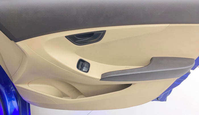 2015 Hyundai Eon ERA +, Petrol, Manual, 98,204 km, Driver Side Door Panels Control