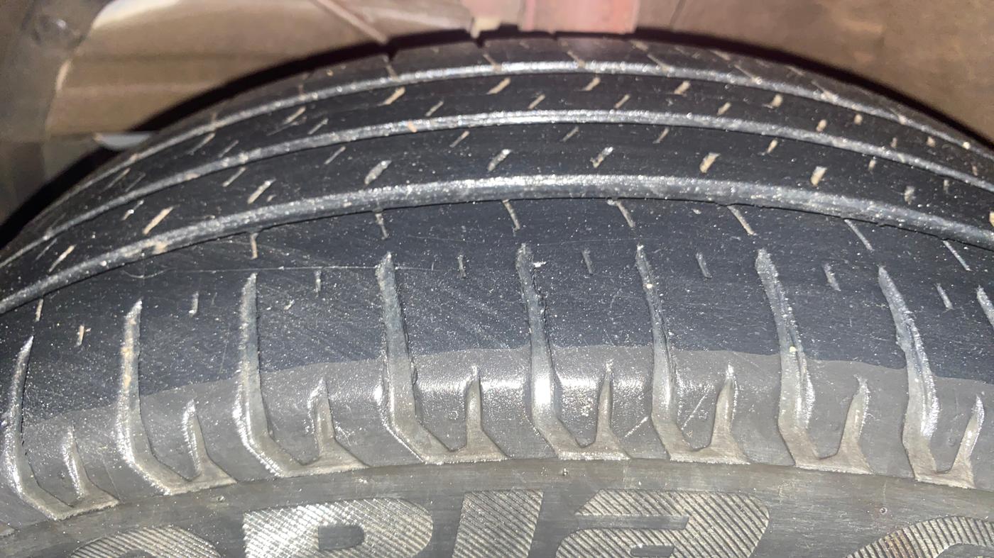2022 Maruti Ertiga   VXI (O) CNG, CNG, Manual, 53,556 km, Left Front Tyre Tread