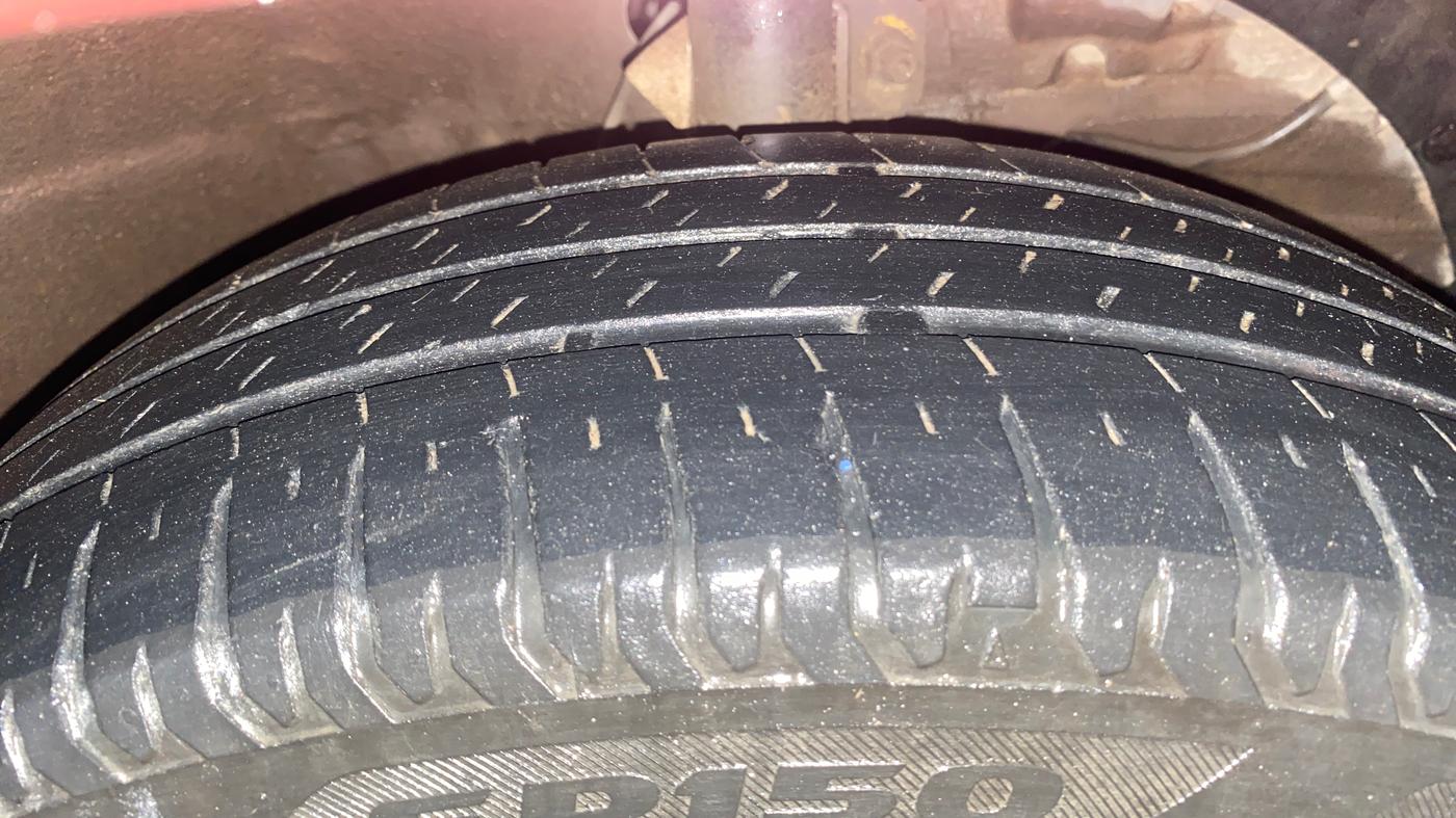 2022 Maruti Ertiga   VXI (O) CNG, CNG, Manual, 53,556 km, Right Front Tyre Tread