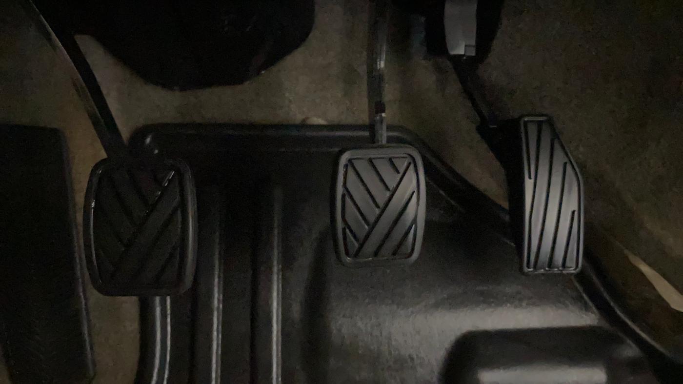 2022 Maruti Ertiga   VXI (O) CNG, CNG, Manual, 53,556 km, Pedals