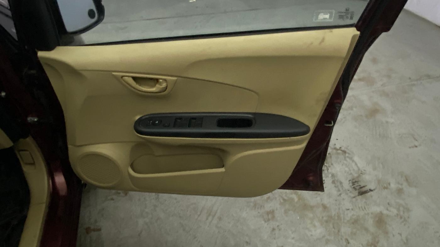 2016 Honda Amaze 1.2L I-VTEC S, Petrol, Manual, 66,249 km, Driver Side Door Panels Control