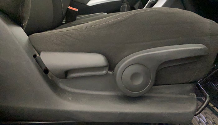 2020 Maruti S Cross ZETA 1.5, Petrol, Manual, 66,077 km, Driver Side Adjustment Panel