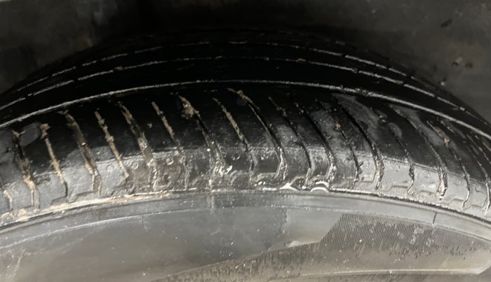 2016 Honda BR-V 1.5L I-VTEC V, Petrol, Manual, 1,14,969 km, Right Rear Tyre Tread