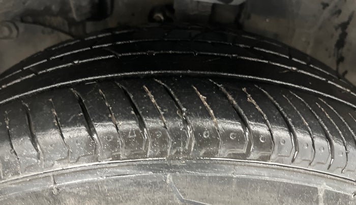 2016 Honda BR-V 1.5L I-VTEC V, Petrol, Manual, 1,14,969 km, Left Front Tyre Tread