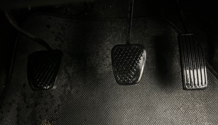 2016 Honda BR-V 1.5L I-VTEC V, Petrol, Manual, 1,14,969 km, Pedals