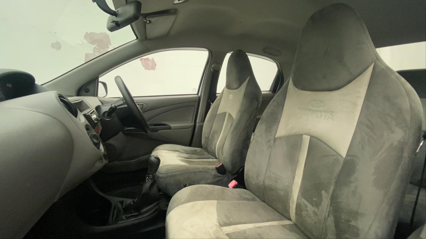 2011 Toyota Etios G, Petrol, Manual, 39,136 km, Right Side Front Door Cabin
