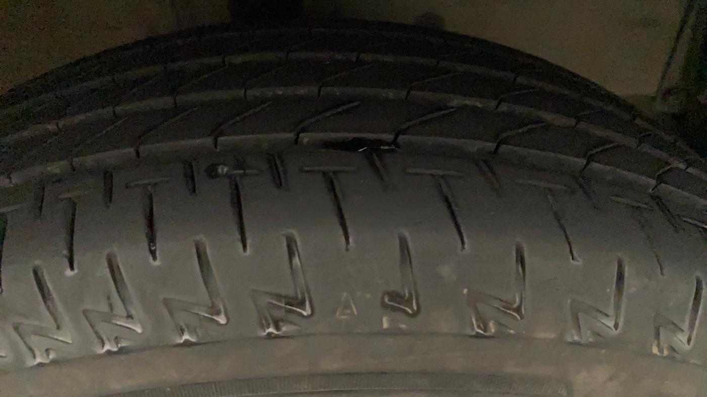 2011 Toyota Etios G, Petrol, Manual, 39,136 km, Right Front Tyre Tread