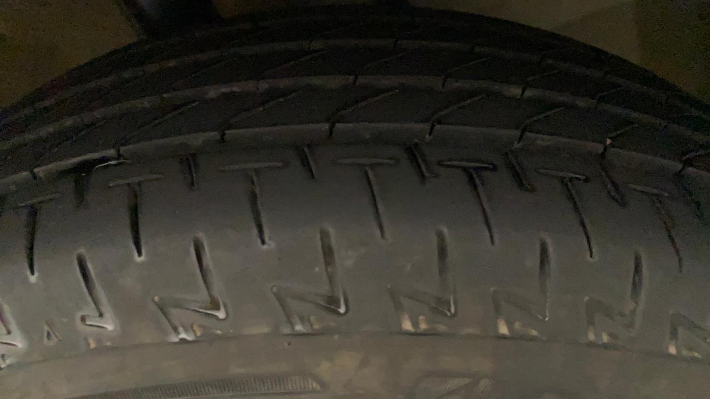 2011 Toyota Etios G, Petrol, Manual, 39,136 km, Left Front Tyre Tread