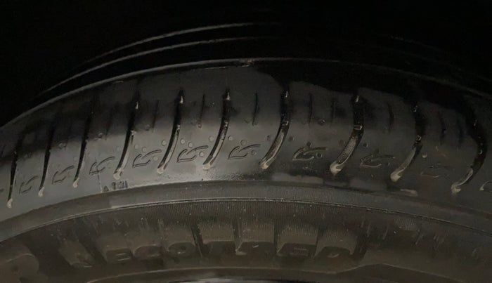 2022 KIA CARENS LUXURY PLUS 1.5 DIESEL AT 7 STR, Diesel, Automatic, 67,767 km, Left Rear Tyre Tread