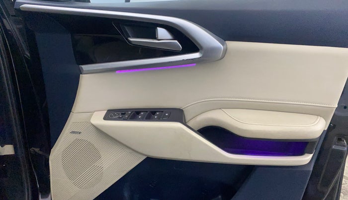 2022 KIA CARENS LUXURY PLUS 1.5 DIESEL AT 7 STR, Diesel, Automatic, 67,767 km, Driver Side Door Panels Control