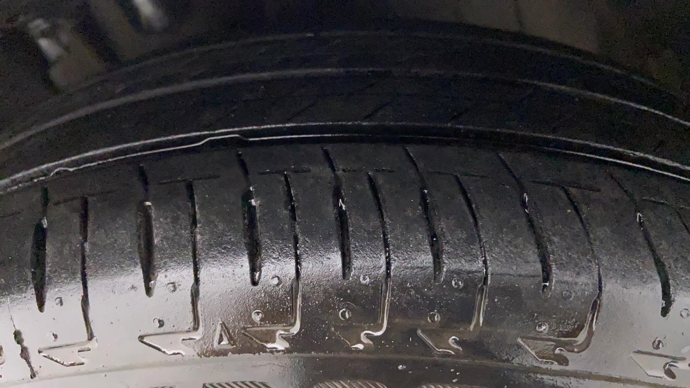 2017 Tata Tiago XZA 1.2 REVOTRON, Petrol, Automatic, 29,769 km, Left Front Tyre Tread