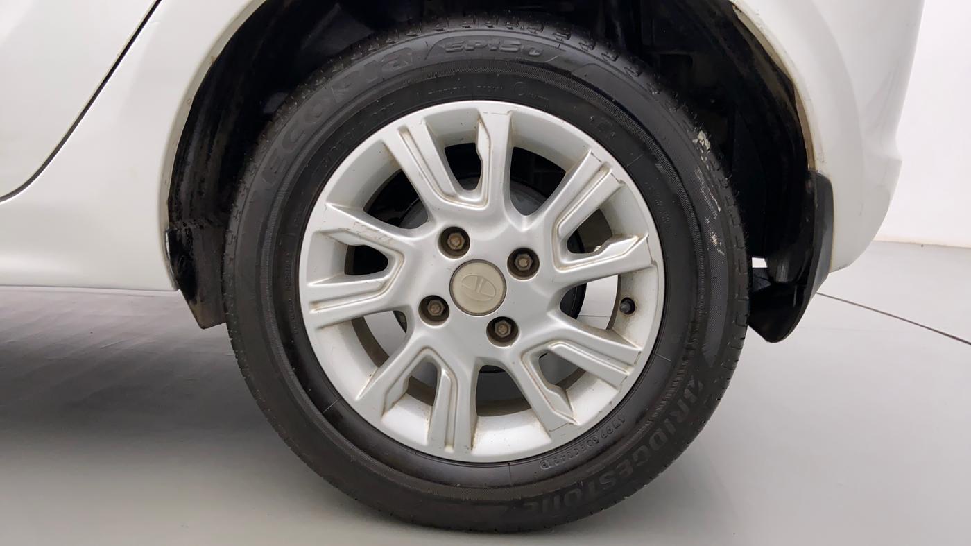 2017 Tata Tiago XZA 1.2 REVOTRON, Petrol, Automatic, 29,769 km, Left Rear Wheel