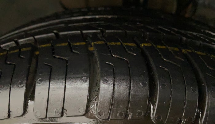 2018 Tata Tiago XZ PETROL, Petrol, Manual, 24,056 km, Right Front Tyre Tread