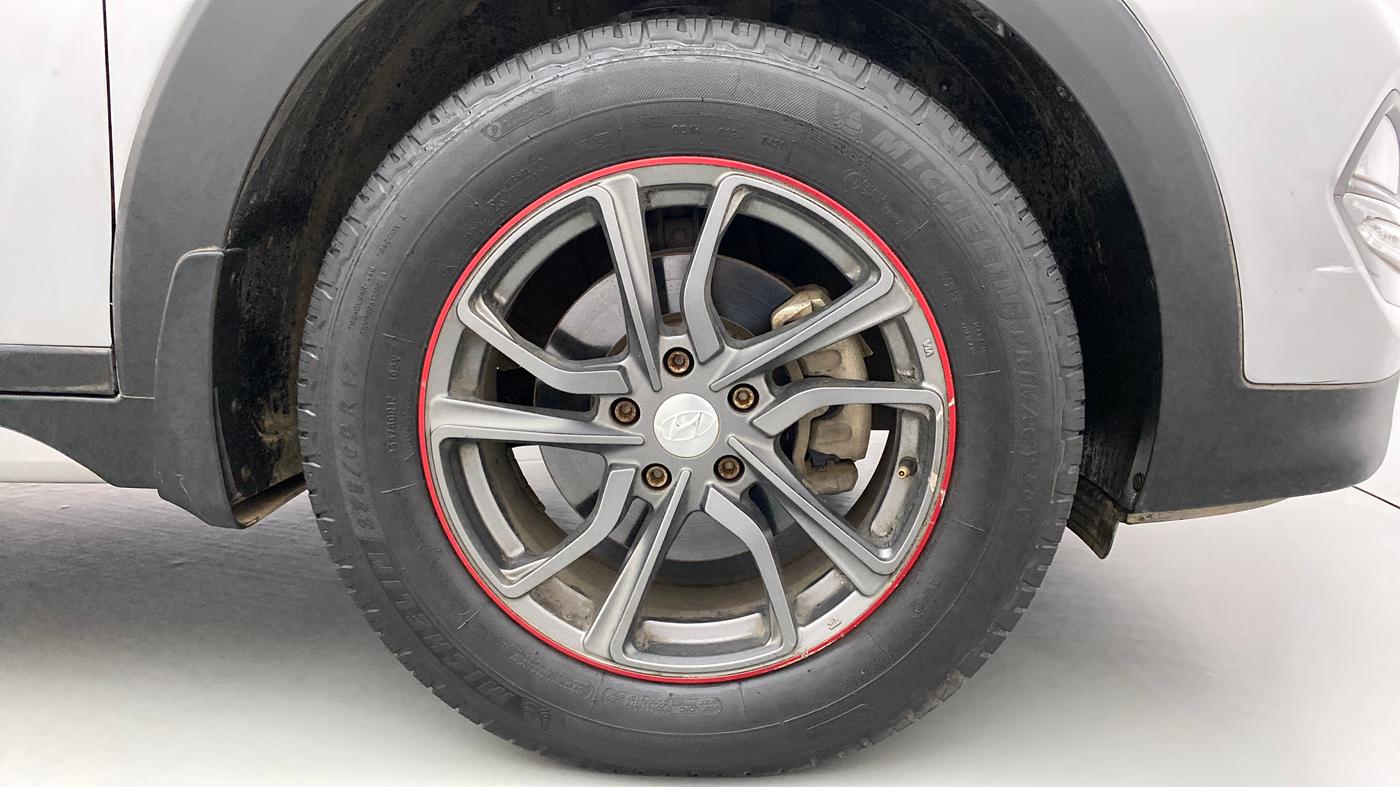 2018 Hyundai Tucson GLS 4WD AT DIESEL, Diesel, Automatic, 76,565 km, Right Front Wheel