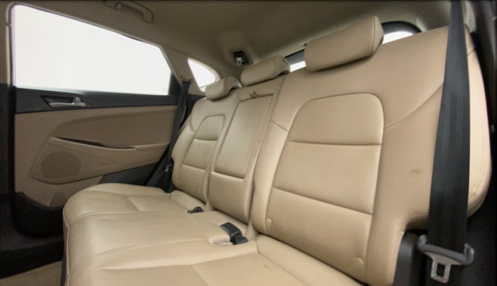 2018 Hyundai Tucson GLS 4WD AT DIESEL, Diesel, Automatic, 76,565 km, Right Side Rear Door Cabin