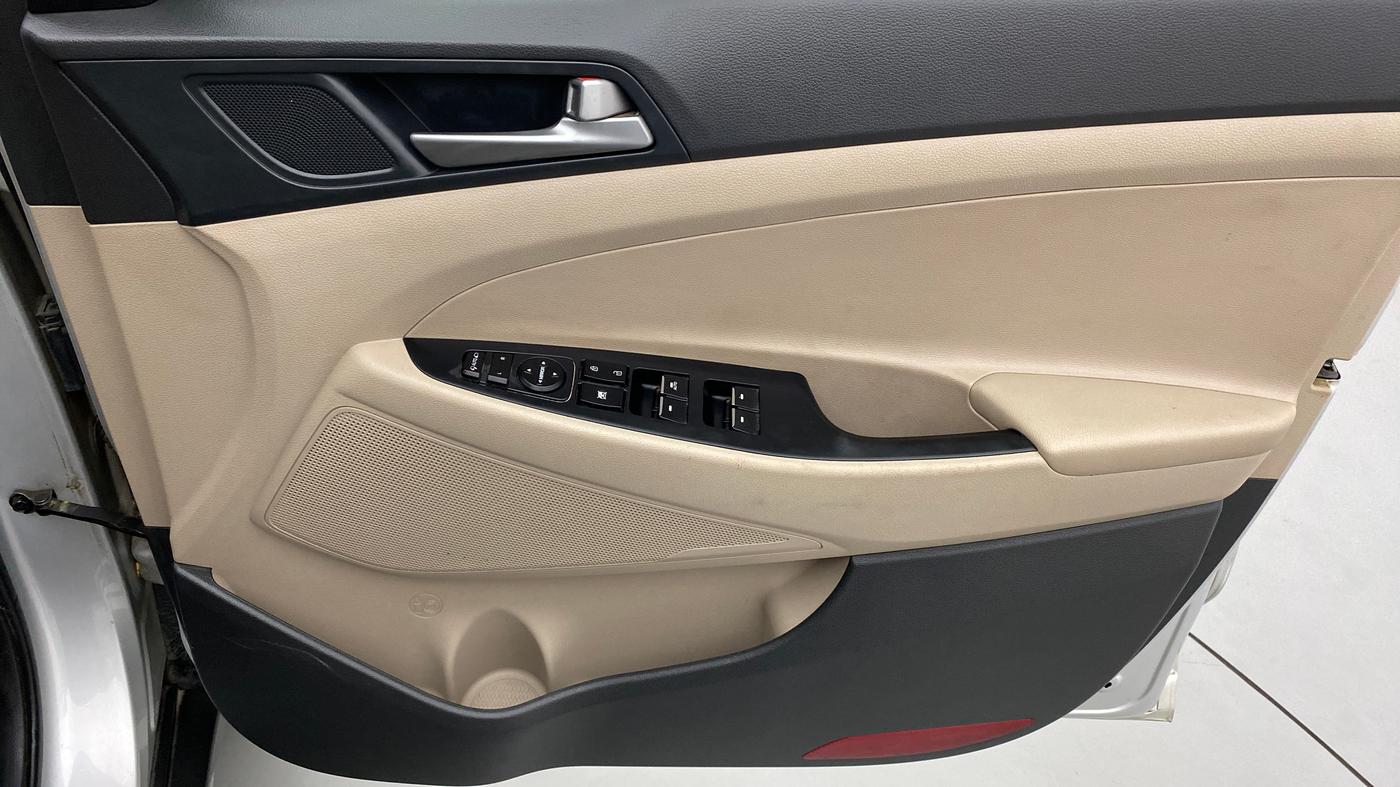 2018 Hyundai Tucson GLS 4WD AT DIESEL, Diesel, Automatic, 76,565 km, Driver Side Door Panels Control