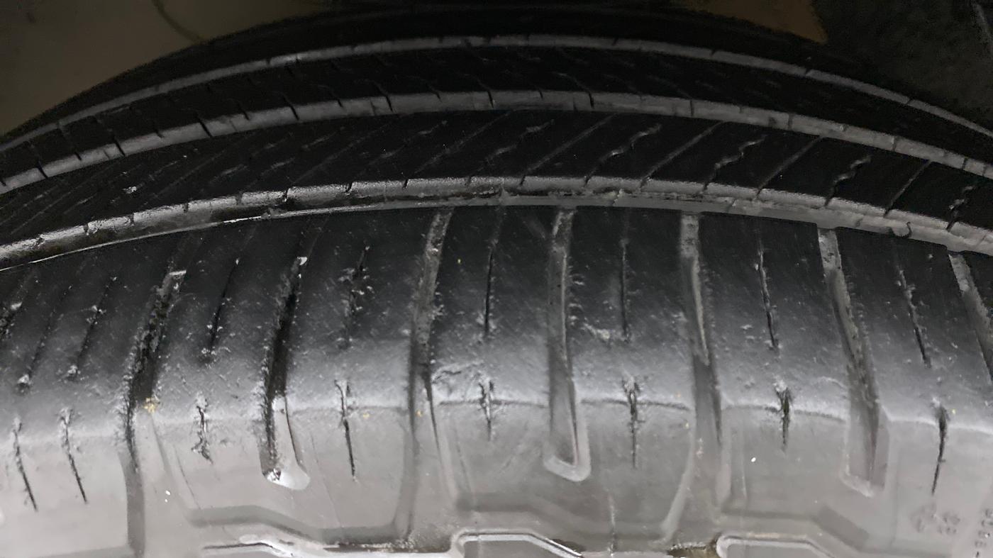 2018 Hyundai Tucson GLS 4WD AT DIESEL, Diesel, Automatic, 76,565 km, Left Front Tyre Tread