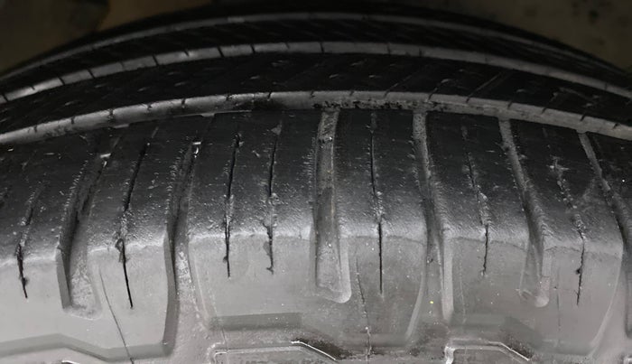 2018 Hyundai Tucson GLS 4WD AT DIESEL, Diesel, Automatic, 76,565 km, Right Front Tyre Tread
