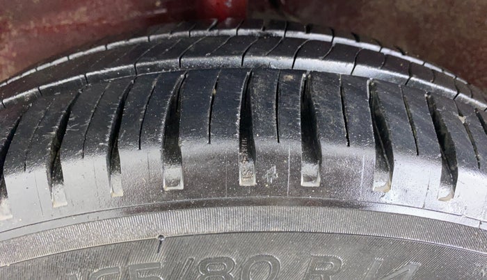 2011 Maruti Swift VXI, Petrol, Manual, 43,529 km, Left Front Tyre Tread
