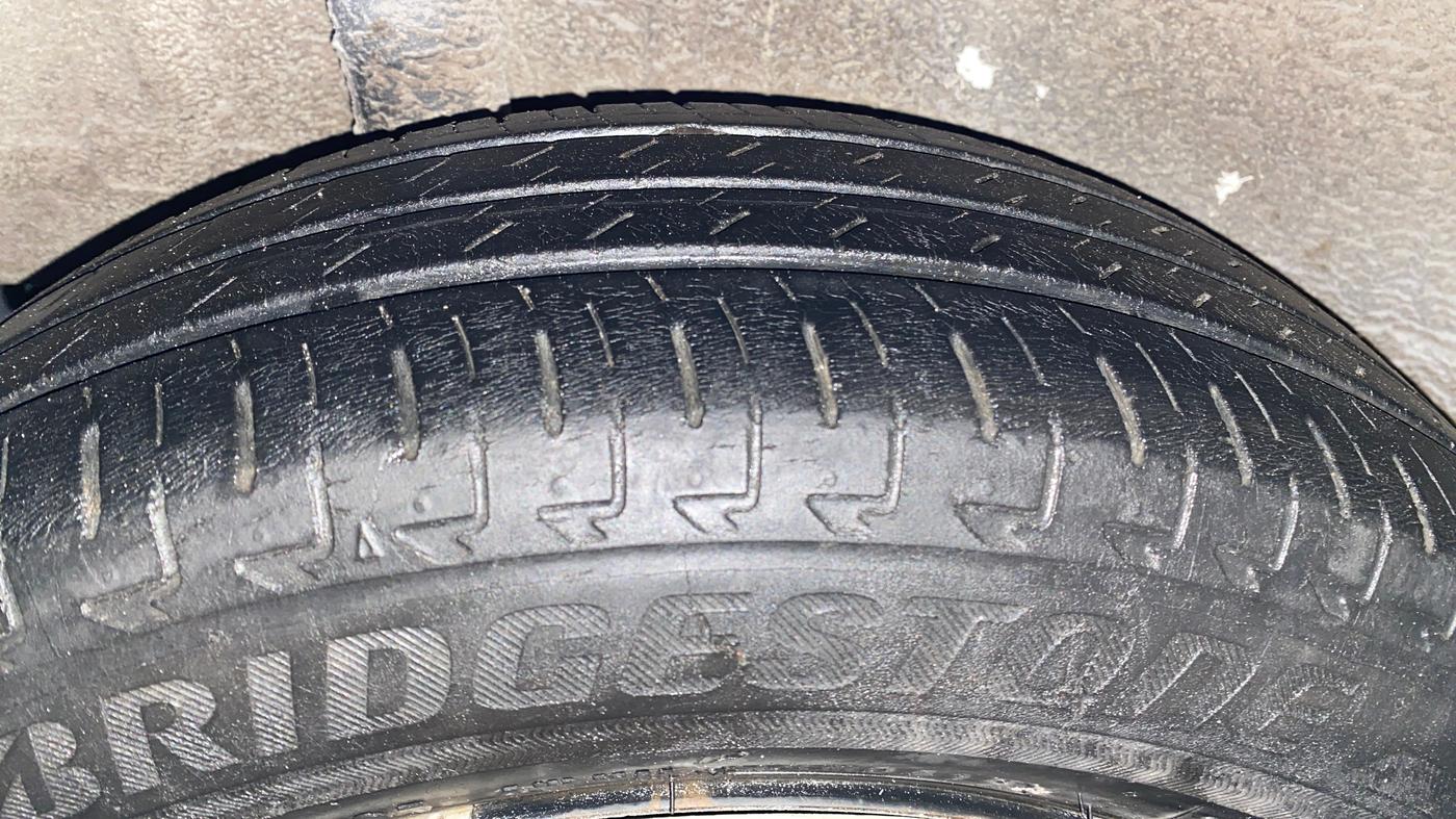 2019 Maruti IGNIS DELTA 1.2 AMT, Petrol, Automatic, 16,947 km, Right Rear Tyre Tread