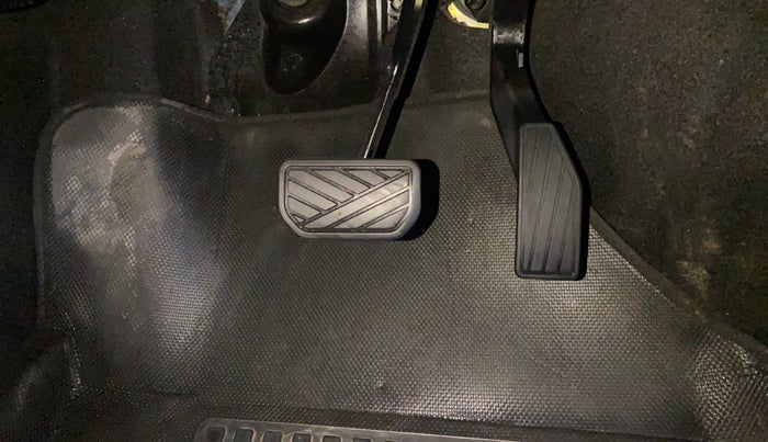 2019 Maruti IGNIS DELTA 1.2 AMT, Petrol, Automatic, 16,947 km, Pedals