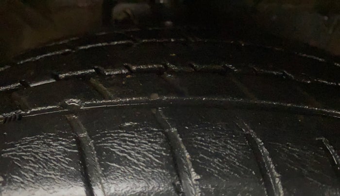 2014 Maruti Celerio VXI AMT, Petrol, Automatic, 38,036 km, Right Front Tyre Tread