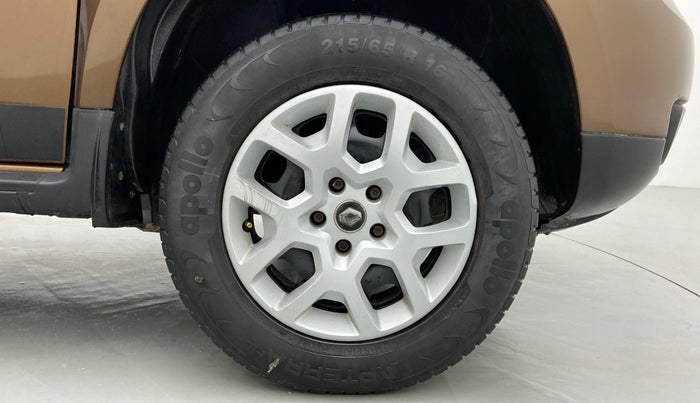 2017 Renault Duster RXL PETROL 104, Petrol, Manual, 40,007 km, Right Front Wheel