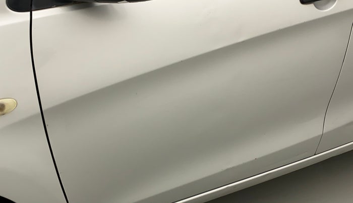 2014 Maruti Celerio VXI, Petrol, Manual, 42,627 km, Front passenger door - Minor scratches