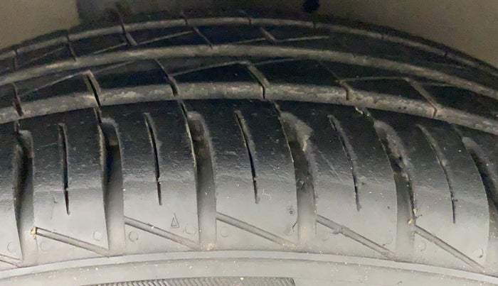 2014 Maruti Celerio VXI, Petrol, Manual, 42,627 km, Right Front Tyre Tread