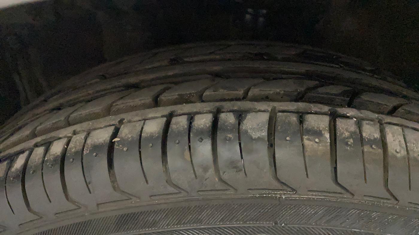 2016 Maruti Celerio VXI AMT, Petrol, Automatic, 61,043 km, Left Front Tyre Tread