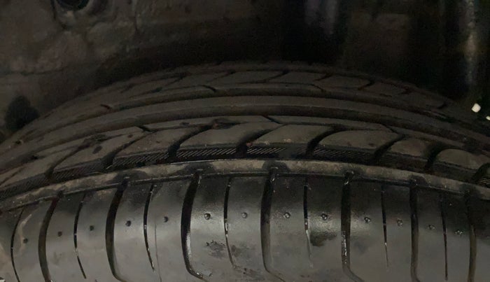 2016 Maruti Celerio VXI AMT, Petrol, Automatic, 61,043 km, Left Rear Tyre Tread