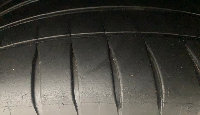 2018 Ford Ecosport TITANIUM + 1.5L DIESEL, Diesel, Manual, 1,32,424 km, Left Rear Tyre Tread