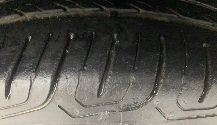 2018 Ford Ecosport TITANIUM + 1.5L DIESEL, Diesel, Manual, 1,32,424 km, Right Front Tyre Tread