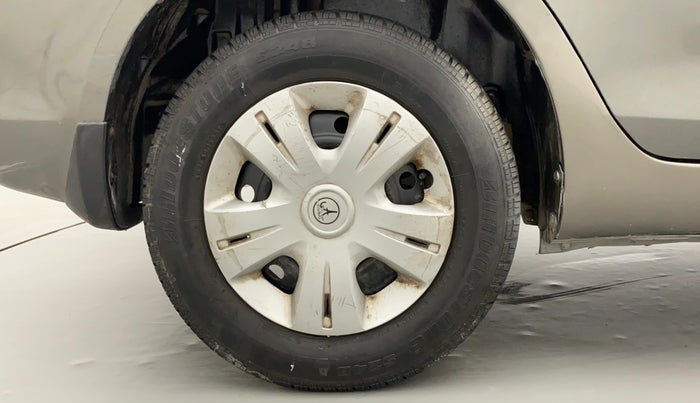 2015 Maruti Swift Dzire VXI, Petrol, Manual, 81,083 km, Right Rear Wheel