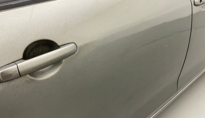 2015 Maruti Swift Dzire VXI, Petrol, Manual, 81,083 km, Right rear door - Minor scratches