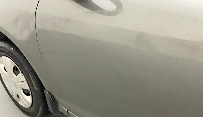 2015 Maruti Swift Dzire VXI, Petrol, Manual, 81,083 km, Front passenger door - Minor scratches