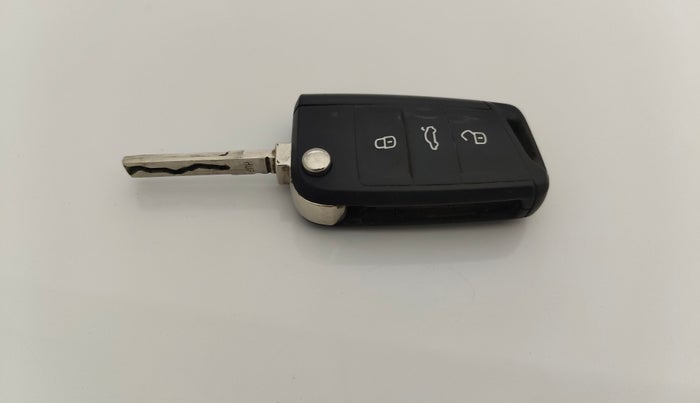 2022 Skoda KUSHAQ ACTIVE 1.0L TSI MT, Petrol, Manual, 96,023 km, Key Close Up