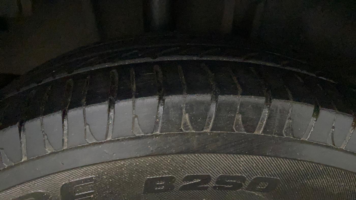 2017 Tata Tiago XZA PETROL, Petrol, Automatic, 68,398 km, Right Rear Tyre Tread