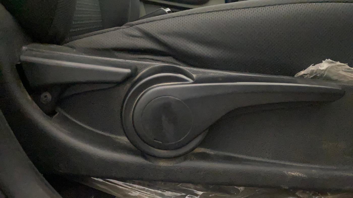 2017 Tata Tiago XZA PETROL, Petrol, Automatic, 68,398 km, Driver Side Adjustment Panel
