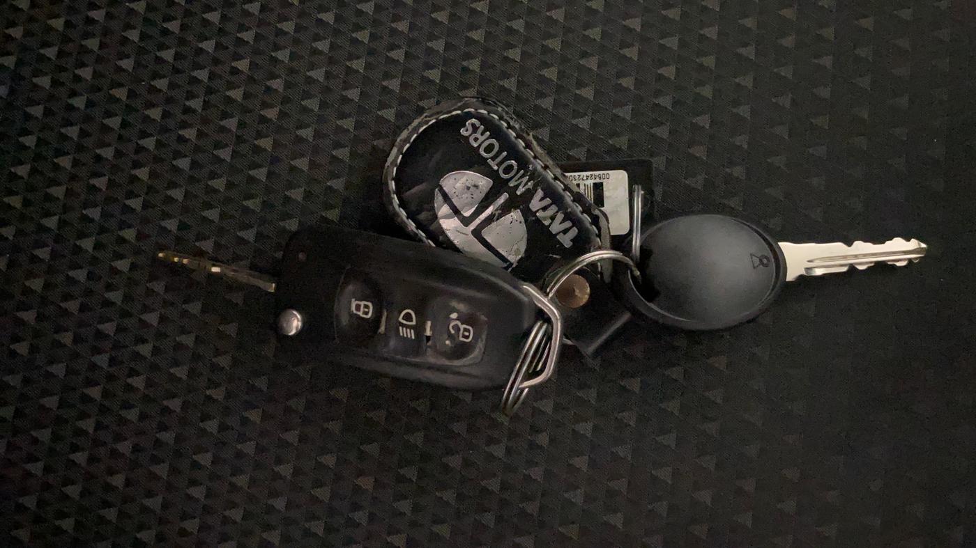 2017 Tata Tiago XZA PETROL, Petrol, Automatic, 68,398 km, Key Close Up