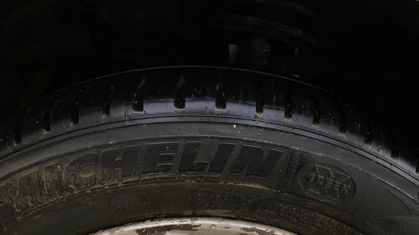 2016 Maruti Ciaz ZXI, Petrol, Manual, 80,697 km, Left Front Tyre Tread