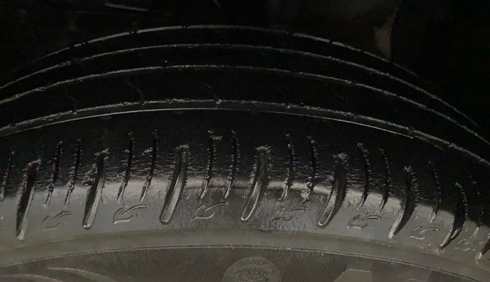 2020 Maruti Vitara Brezza LXI, Petrol, Manual, 41,357 km, Left Front Tyre Tread