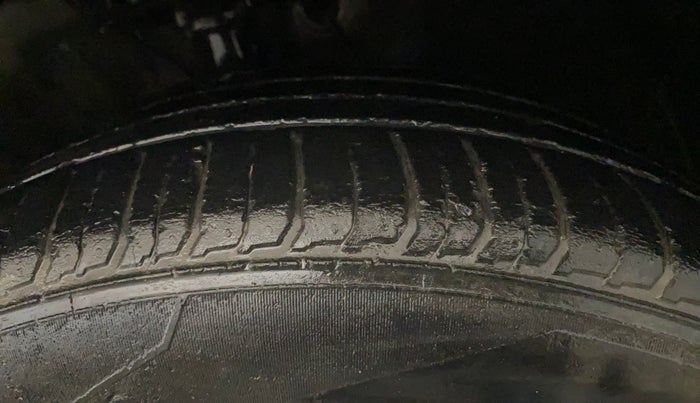 2019 Hyundai VENUE SX PLUS 1.0 TURBO DCT, Petrol, Automatic, 40,017 km, Right Front Tyre Tread