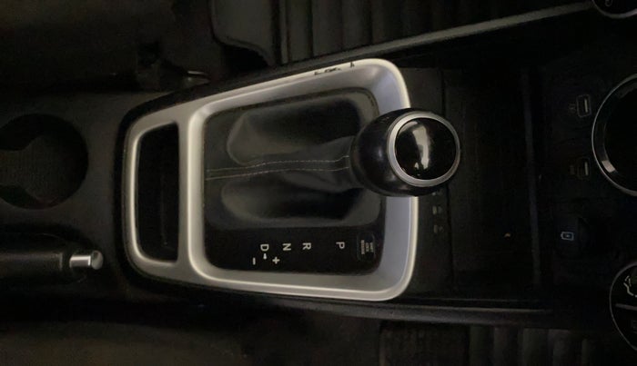 2019 Hyundai VENUE SX PLUS 1.0 TURBO DCT, Petrol, Automatic, 40,017 km, Gear Lever