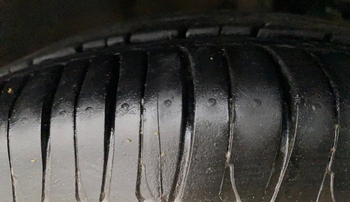 2010 Hyundai i10 ERA 1.1, Petrol, Manual, 77,455 km, Right Front Tyre Tread