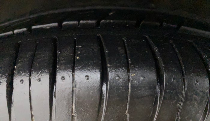 2010 Hyundai i10 ERA 1.1, Petrol, Manual, 77,455 km, Left Front Tyre Tread